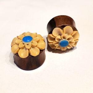 Body Jewelry Wooden Plugs Flowers Rosewood NWOT
